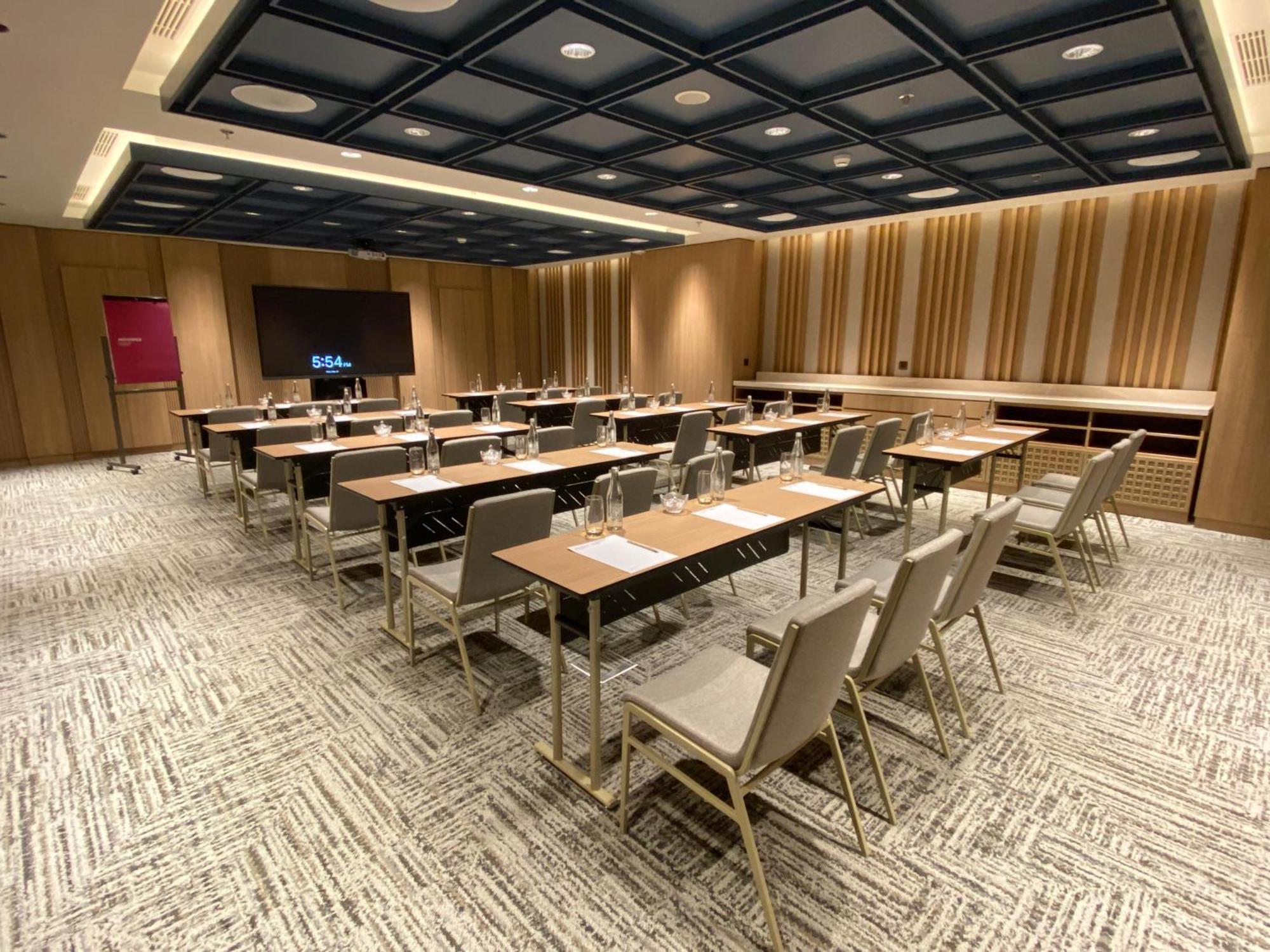 Moevenpick Hotel Jakarta City Centre Екстериор снимка