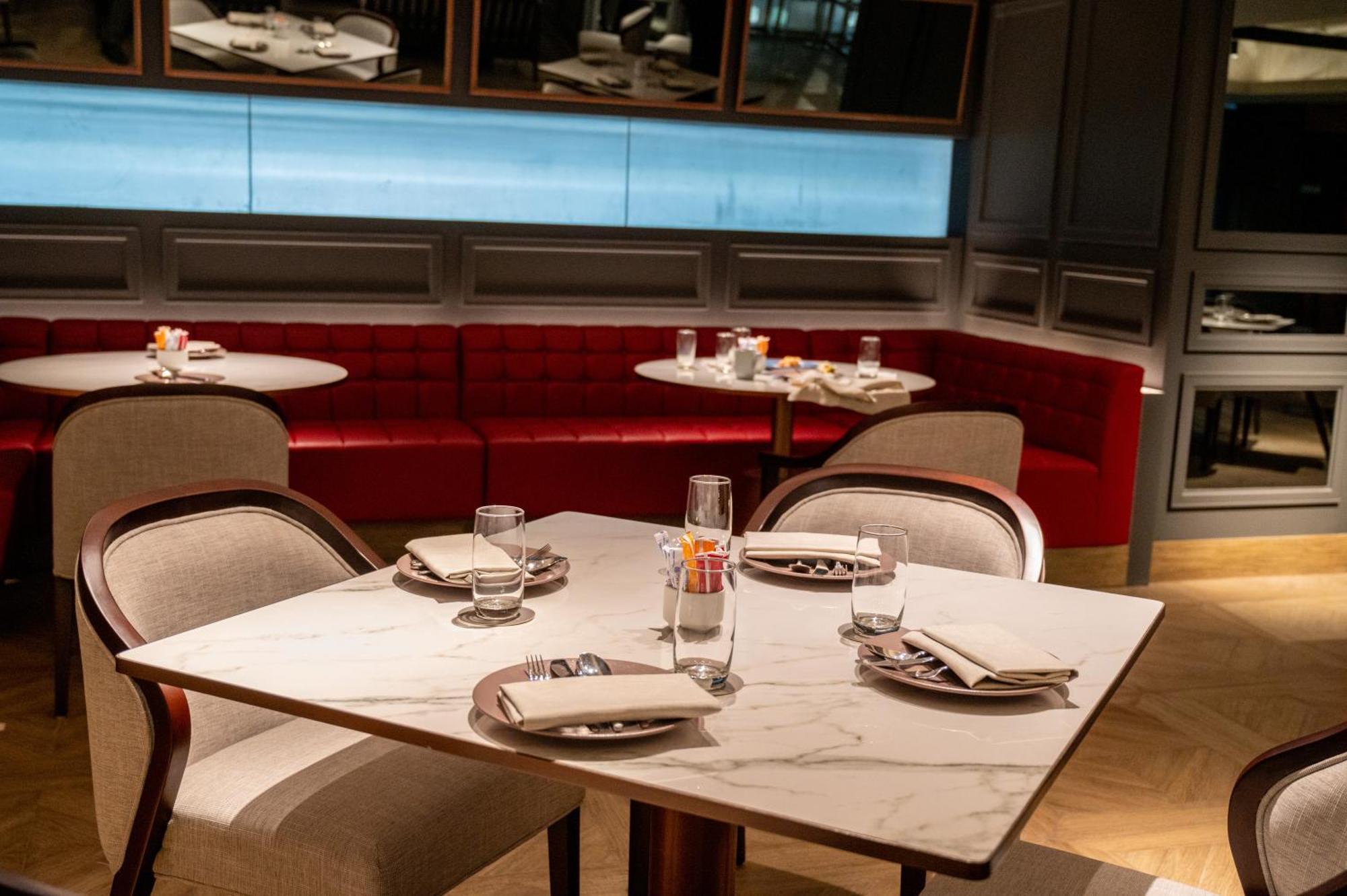 Moevenpick Hotel Jakarta City Centre Екстериор снимка