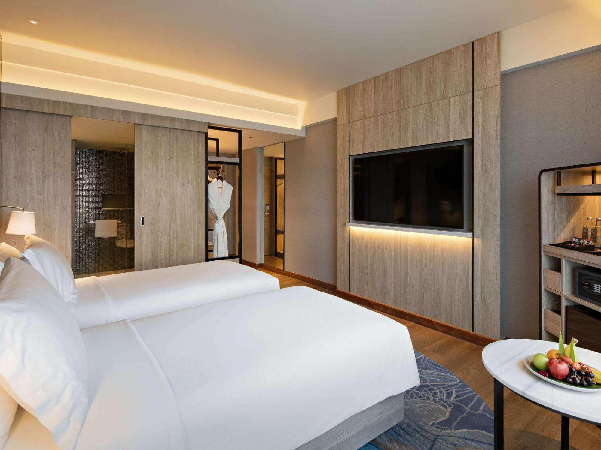 Moevenpick Hotel Jakarta City Centre Екстериор снимка
