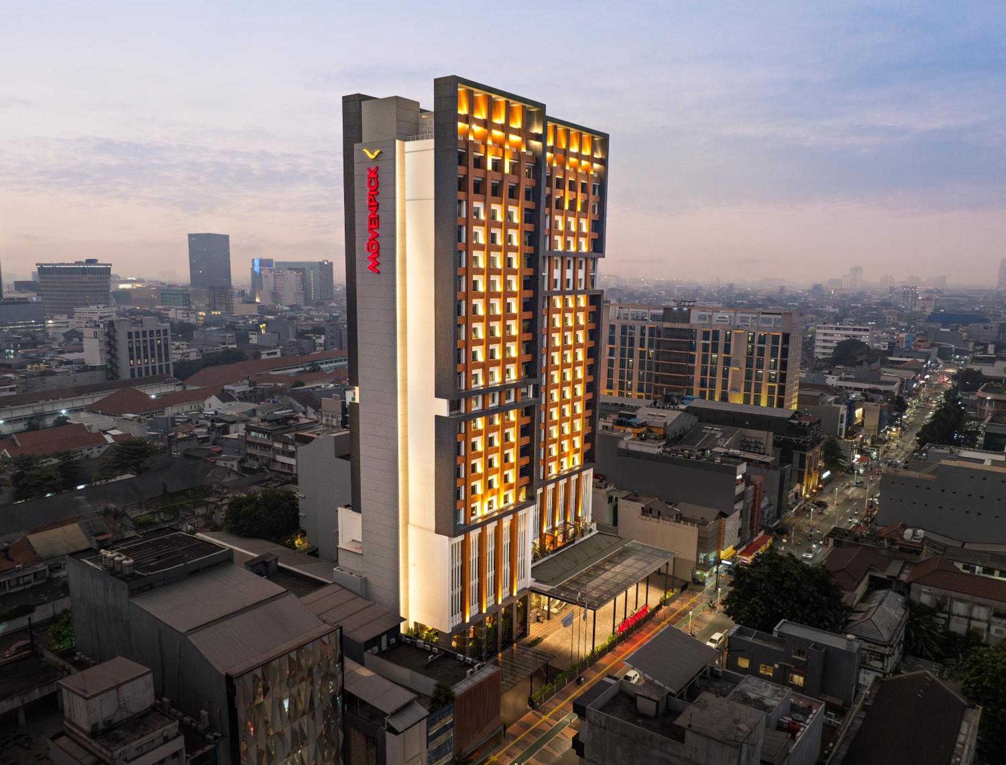 Moevenpick Hotel Jakarta City Centre Екстериор снимка
