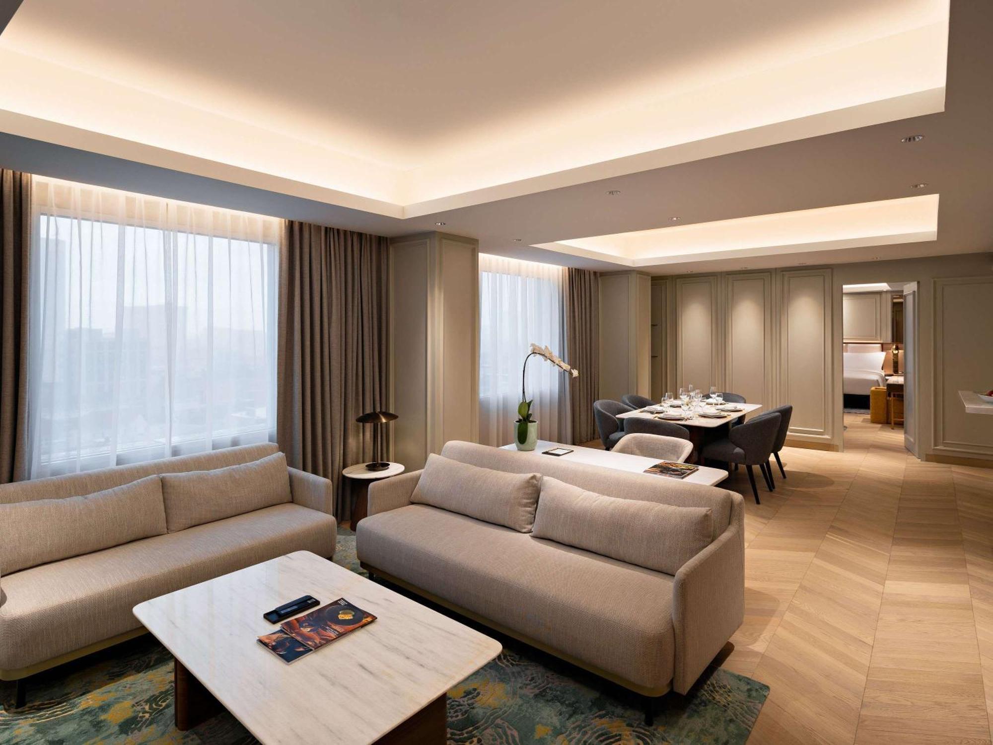 Moevenpick Hotel Jakarta City Centre Екстериор снимка