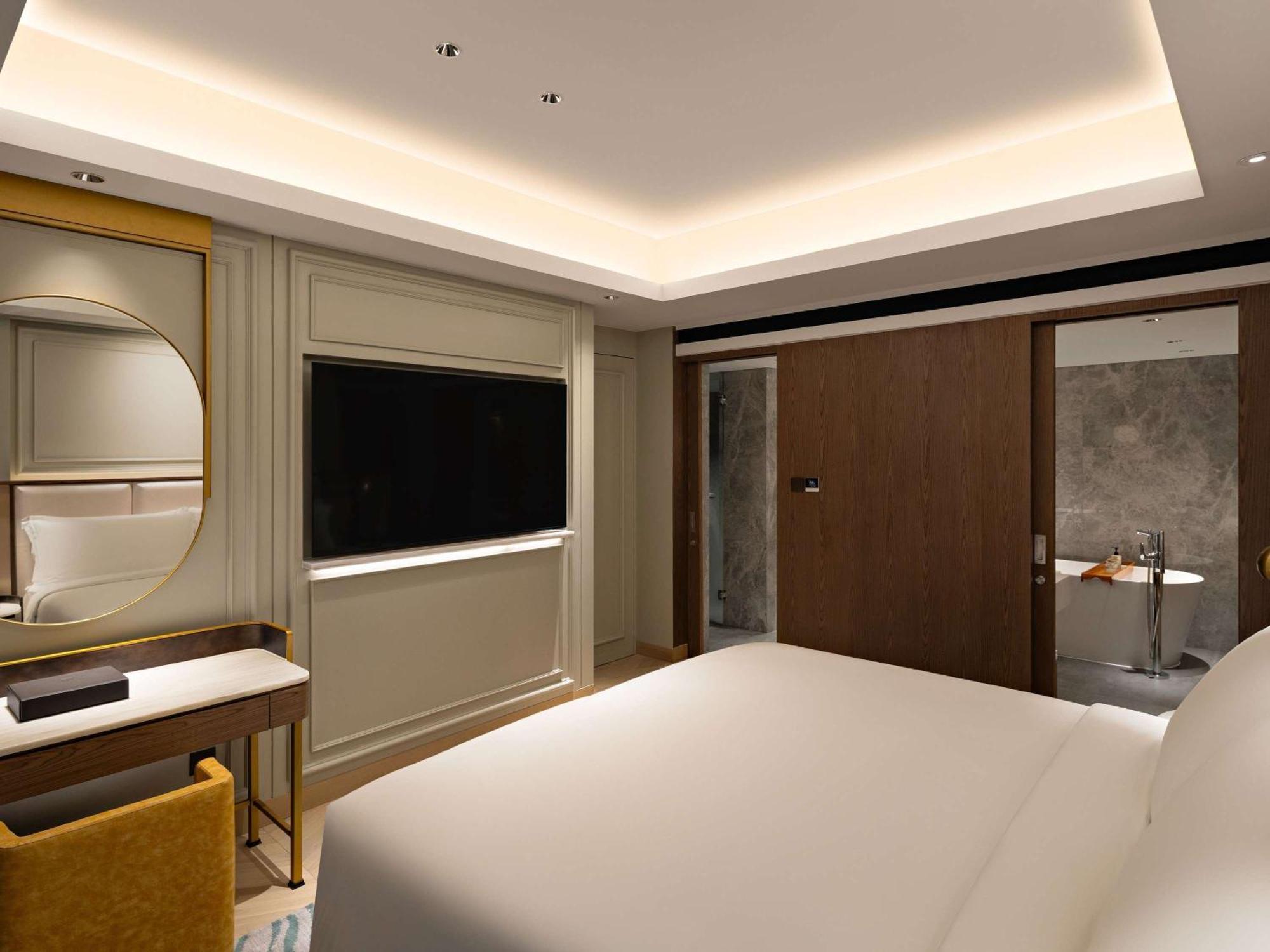Moevenpick Hotel Jakarta City Centre Екстериор снимка