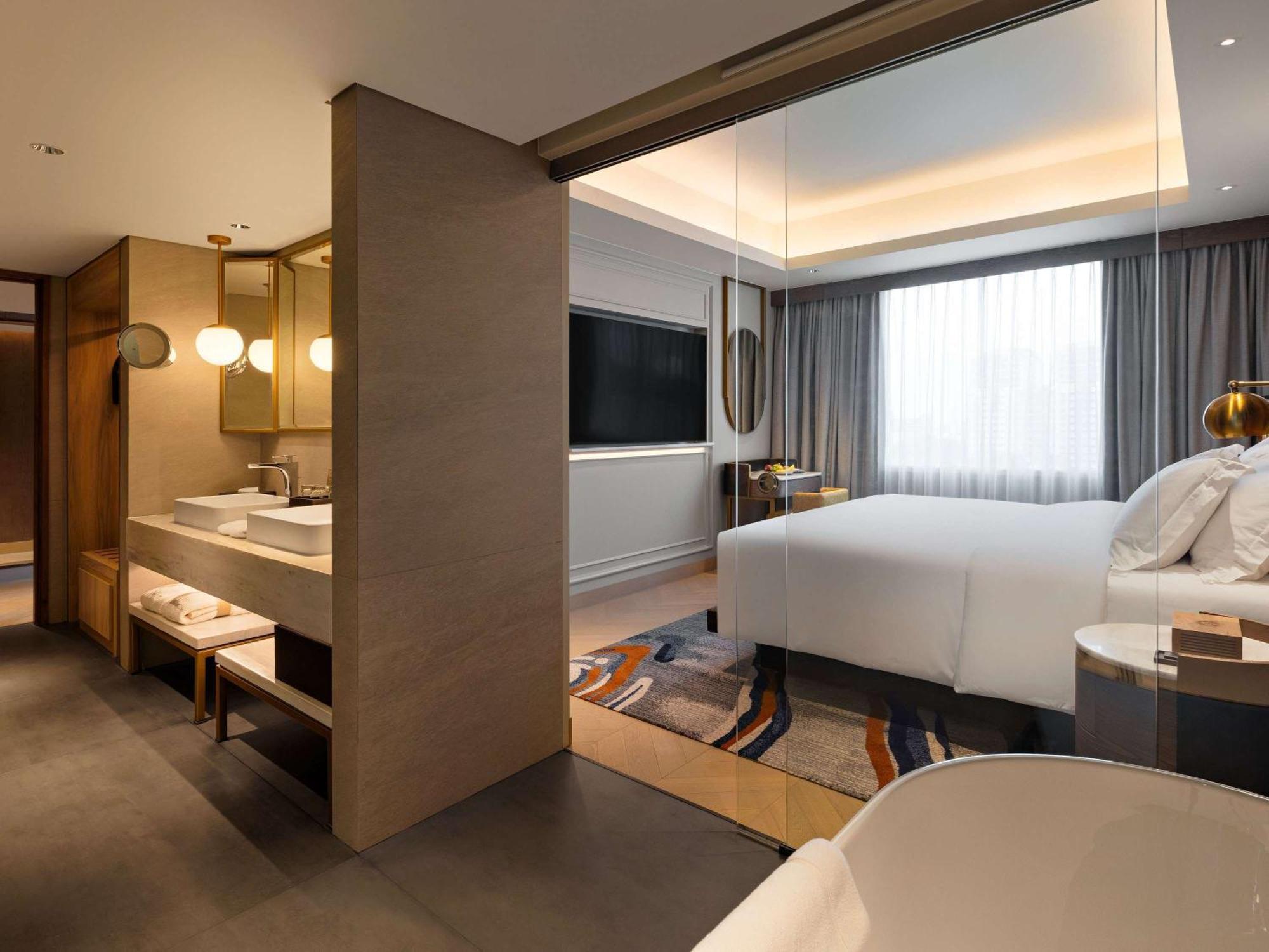 Moevenpick Hotel Jakarta City Centre Екстериор снимка