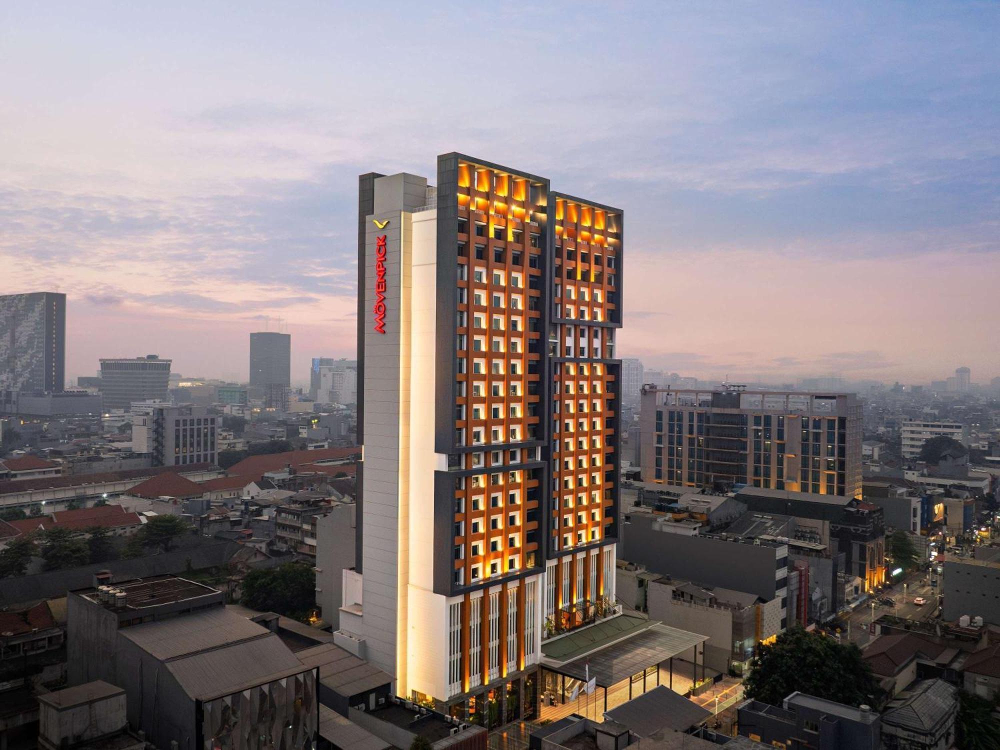Moevenpick Hotel Jakarta City Centre Екстериор снимка